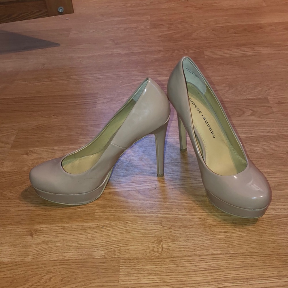Heels - Picture 2 of 3